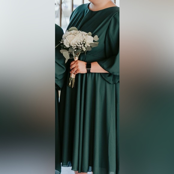 Green dress by Normony Design - Picture 4 of 11